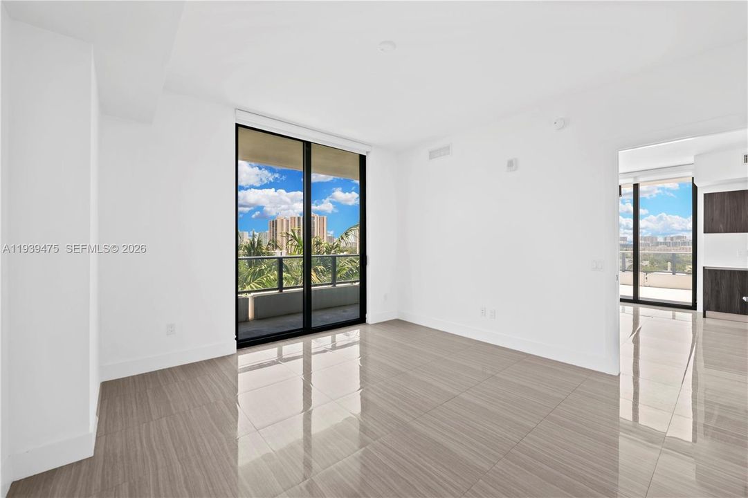 For Rent: $3,800 (1 beds, 2 baths, 842 Square Feet)