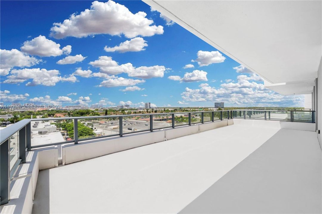 For Rent: $3,800 (1 beds, 2 baths, 842 Square Feet)