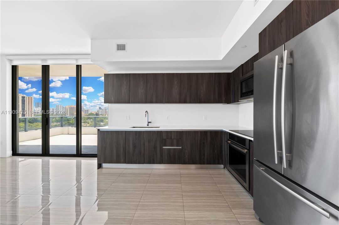 For Rent: $3,800 (1 beds, 2 baths, 842 Square Feet)