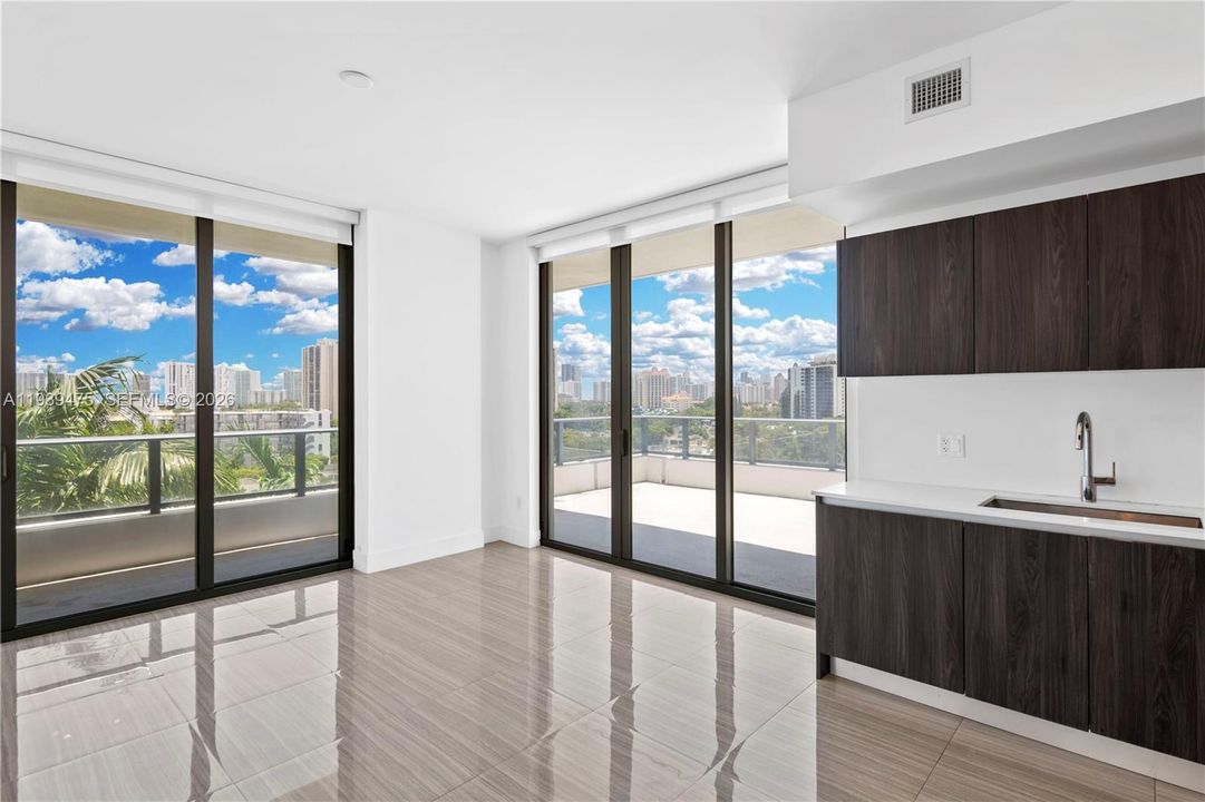 For Rent: $3,800 (1 beds, 2 baths, 842 Square Feet)