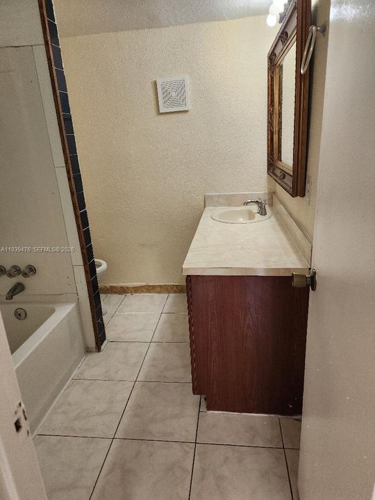 For Rent: $1,800 (2 beds, 2 baths, 1020 Square Feet)