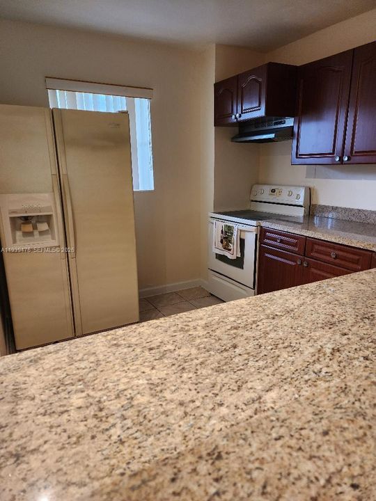 For Rent: $1,800 (2 beds, 2 baths, 1020 Square Feet)