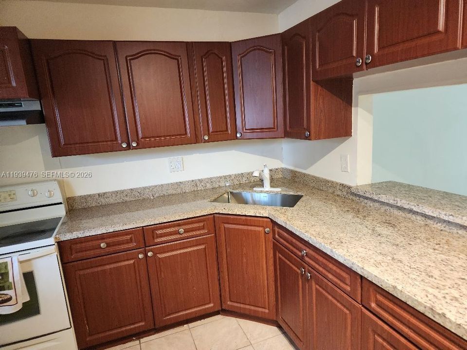 For Rent: $1,800 (2 beds, 2 baths, 1020 Square Feet)