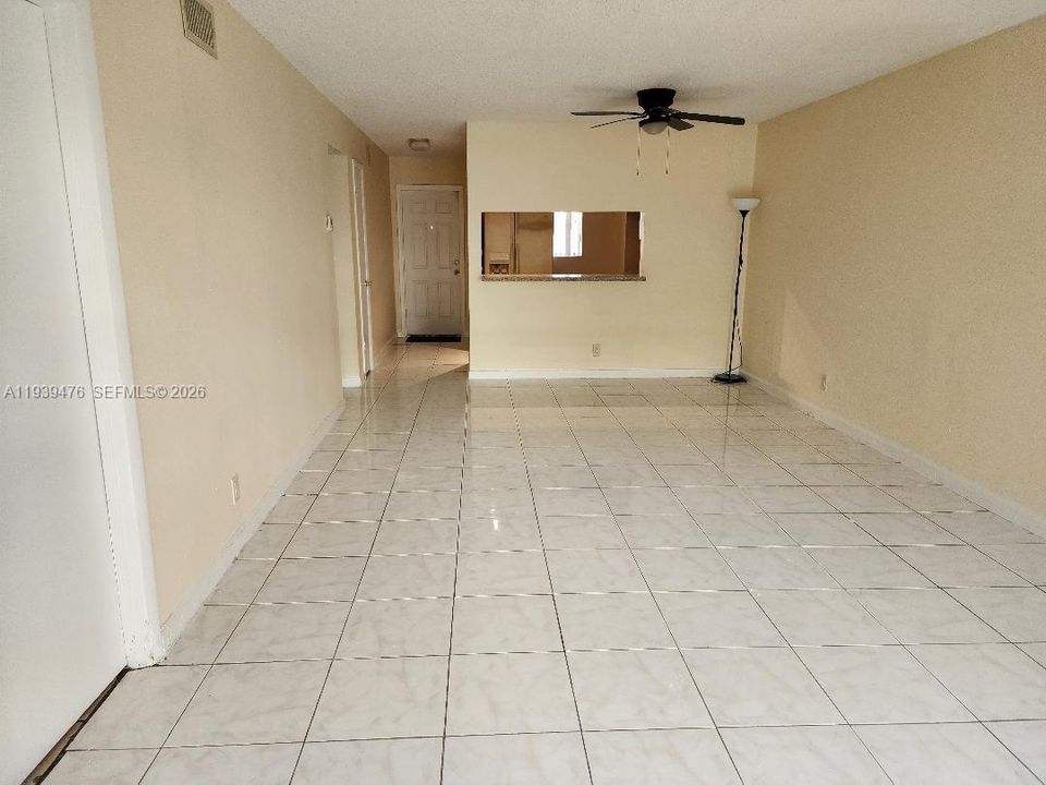 For Rent: $1,800 (2 beds, 2 baths, 1020 Square Feet)