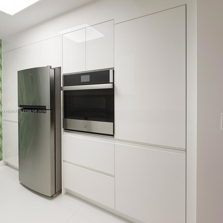 For Rent: $2,750 (2 beds, 2 baths, 1094 Square Feet)