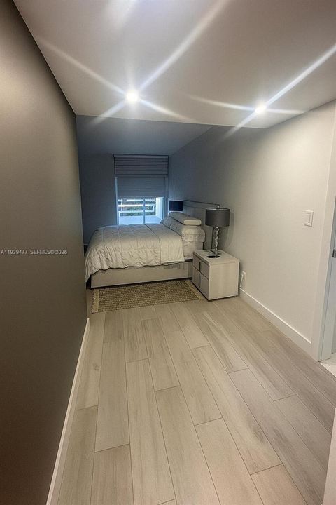 For Rent: $2,750 (2 beds, 2 baths, 1094 Square Feet)