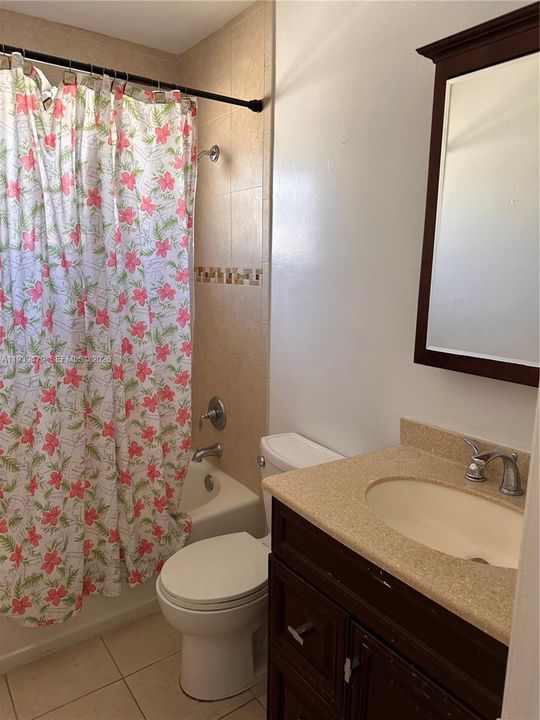 待售: $630,000 (4 贝兹, 2 浴室, 1401 平方英尺)