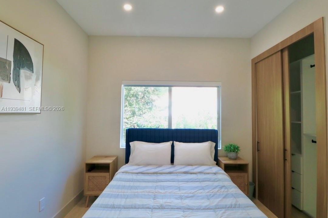 For Rent: $12,900 (4 beds, 3 baths, 1952 Square Feet)