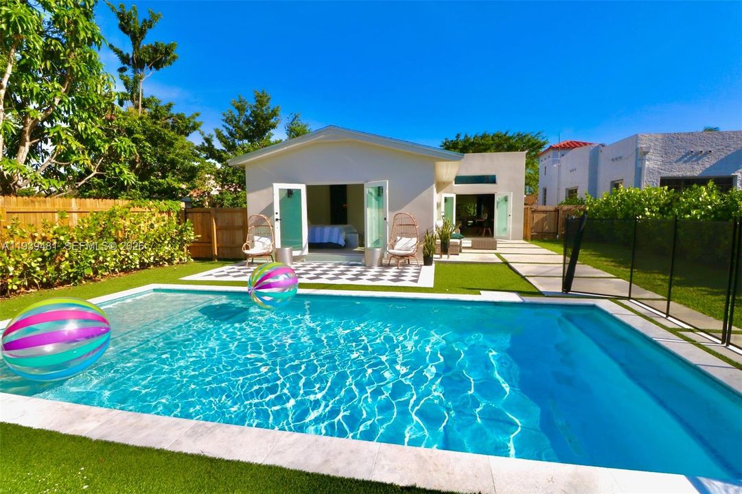 For Rent: $12,900 (4 beds, 3 baths, 1952 Square Feet)