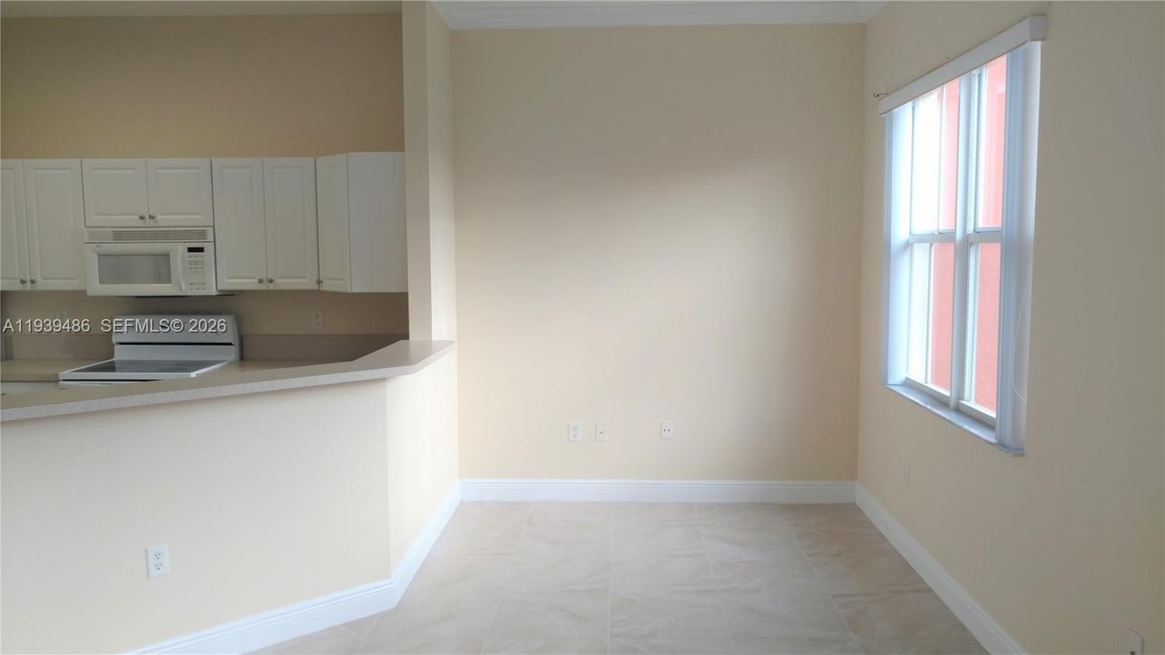 В аренду: $1,900 (1 спален, 1 ванн, 775 Квадратных фут)