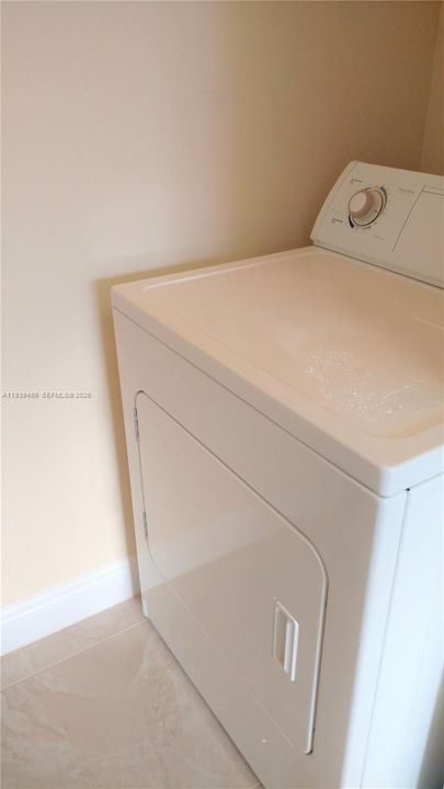 В аренду: $1,900 (1 спален, 1 ванн, 775 Квадратных фут)