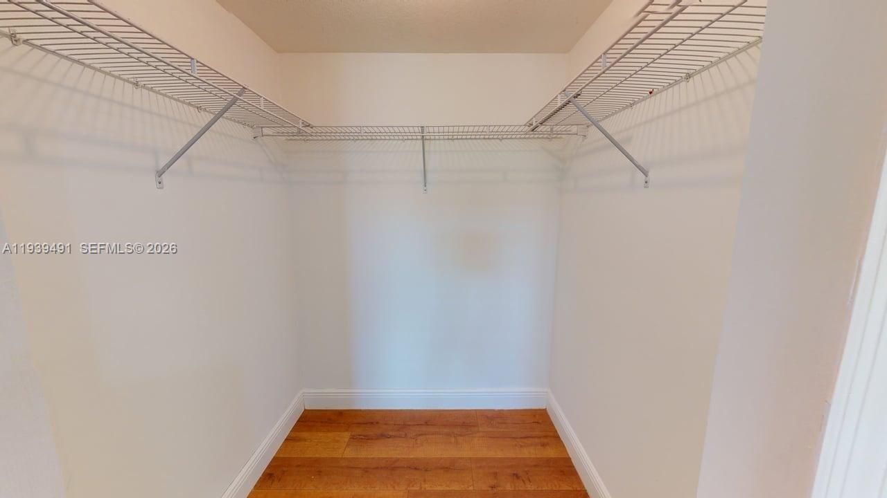 For Sale: $260,000 (2 beds, 2 baths, 900 Square Feet)