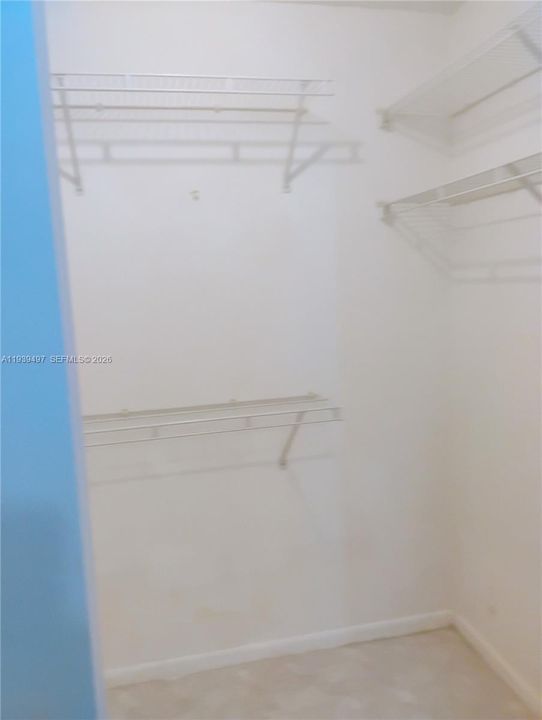 待售: $164,700 (1 贝兹, 1 浴室, 800 平方英尺)