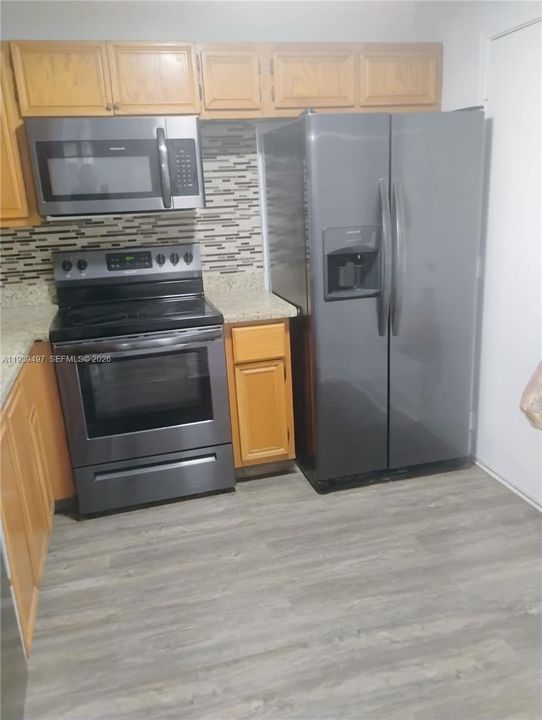 待售: $164,700 (1 贝兹, 1 浴室, 800 平方英尺)