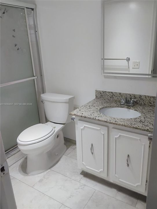 待售: $164,700 (1 贝兹, 1 浴室, 800 平方英尺)