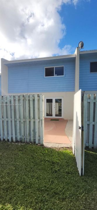 En Renta: $2,700 (3 camas, 2 baños, 1458 Pies cuadrados)