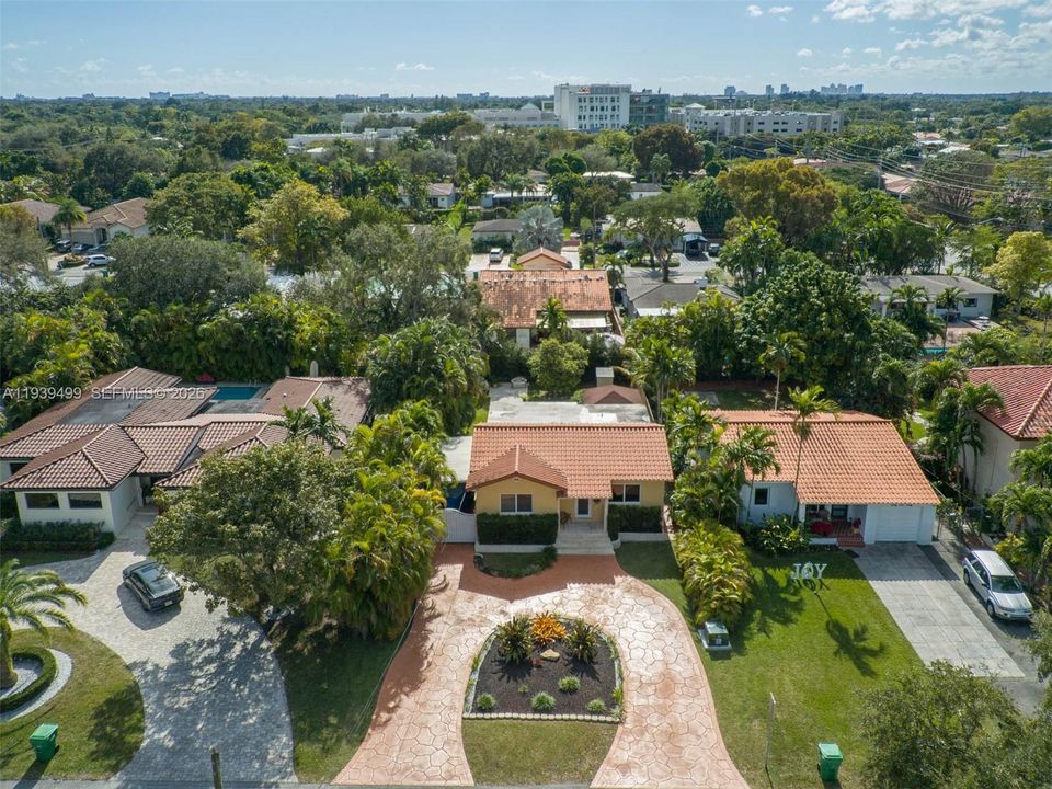 На продажу: $799,999 (3 спален, 2 ванн, 1088 Квадратных фут)