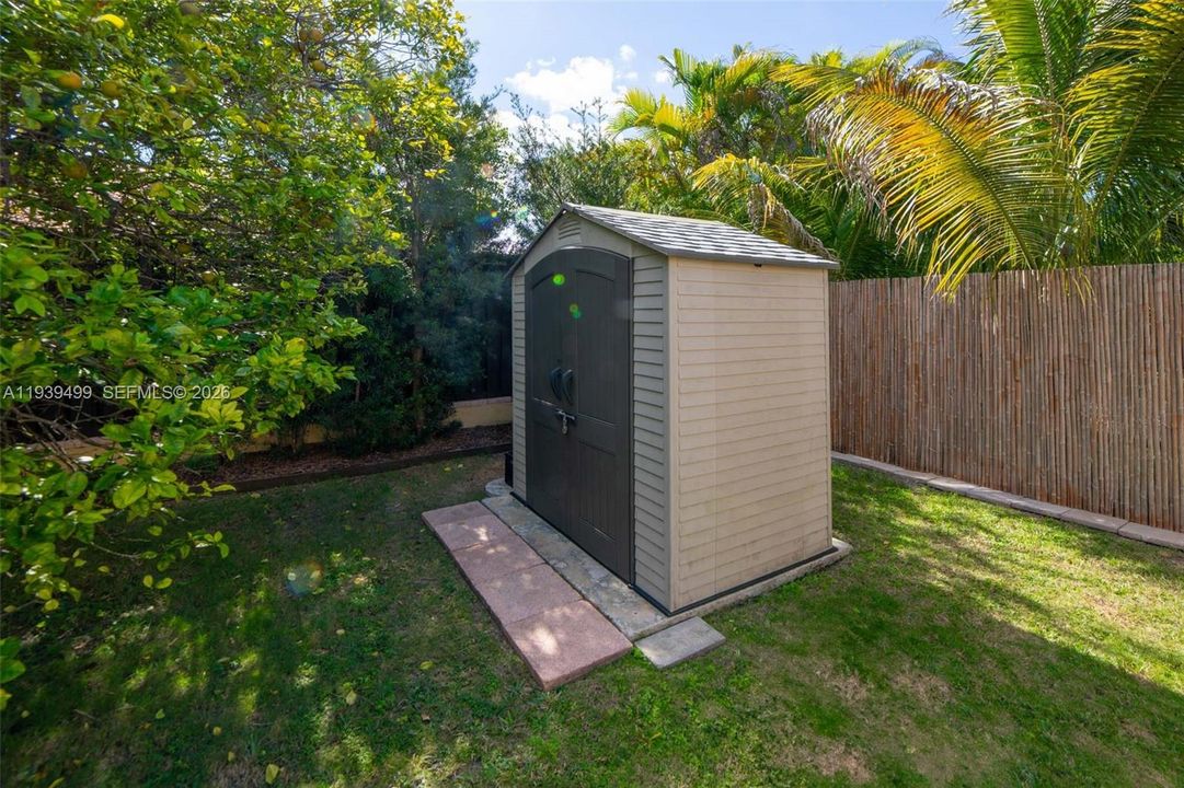 На продажу: $799,999 (3 спален, 2 ванн, 1088 Квадратных фут)