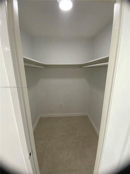 На продажу: $205,500 (0 спален, 1 ванн, 577 Квадратных фут)