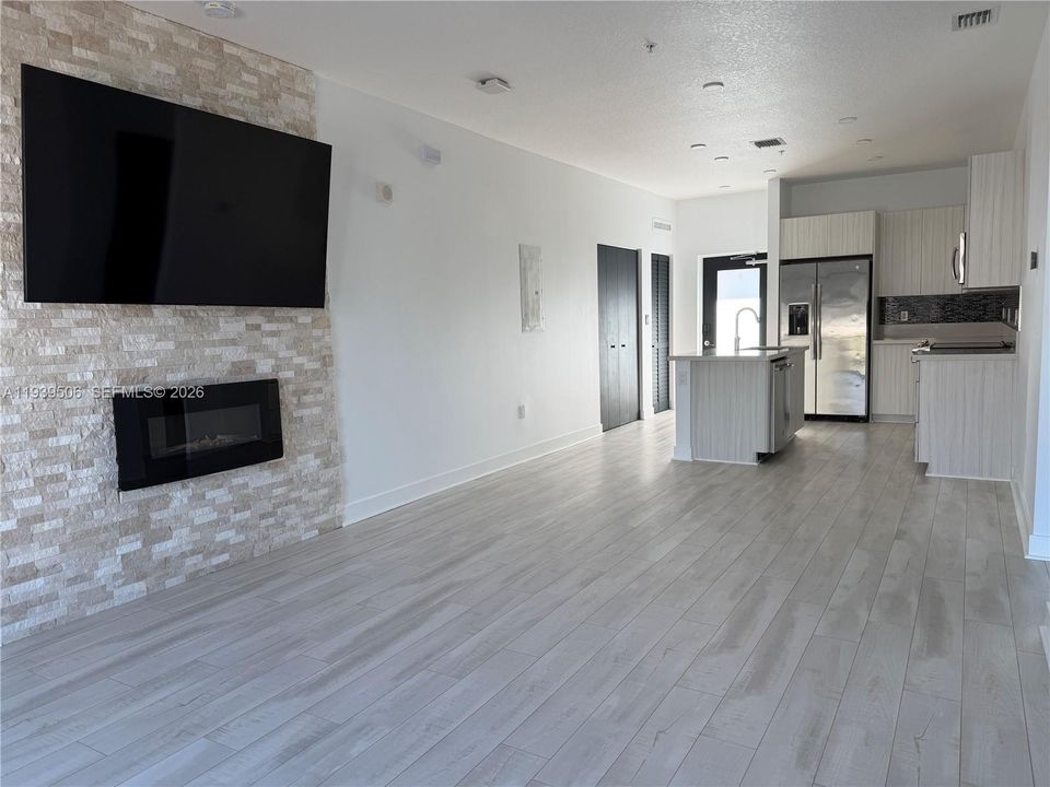 En Venta: $535,000 (3 camas, 2 baños, 1129 Pies cuadrados)