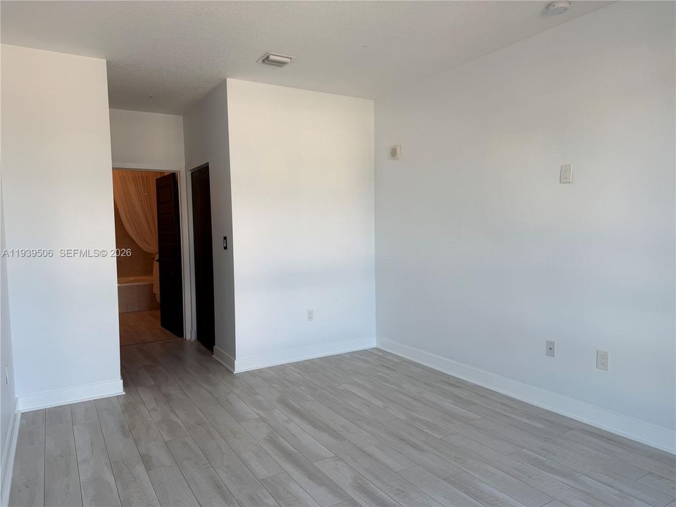 En Venta: $535,000 (3 camas, 2 baños, 1129 Pies cuadrados)