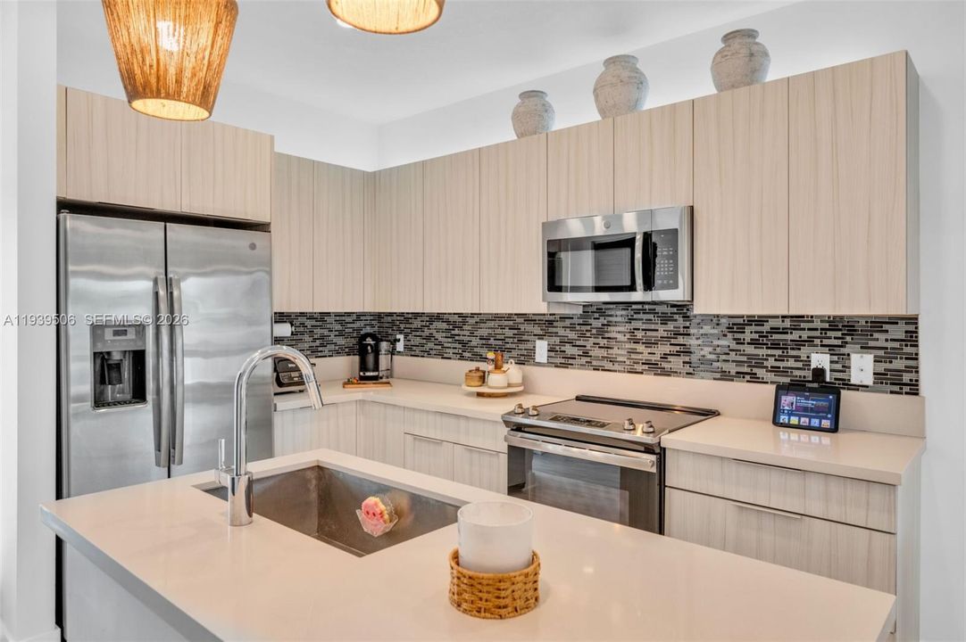 En Venta: $535,000 (3 camas, 2 baños, 1129 Pies cuadrados)