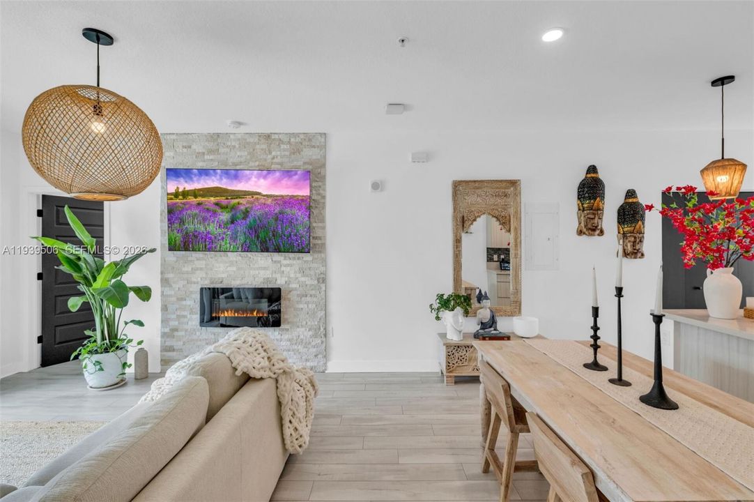 En Venta: $535,000 (3 camas, 2 baños, 1129 Pies cuadrados)