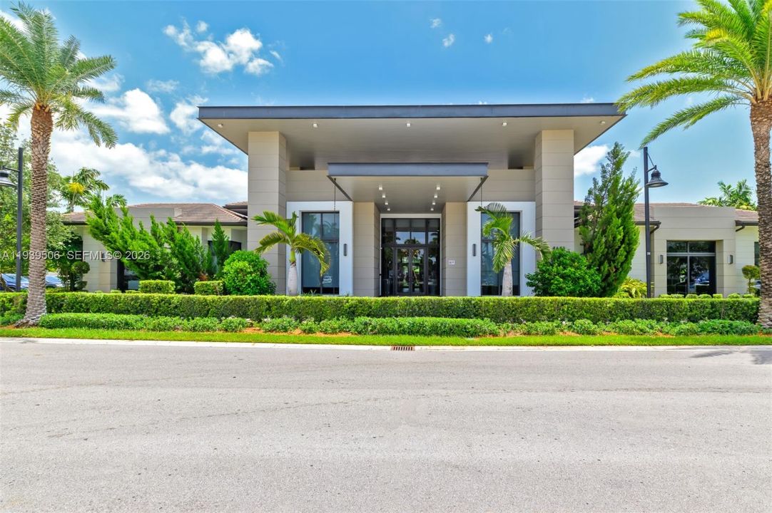 En Venta: $535,000 (3 camas, 2 baños, 1129 Pies cuadrados)