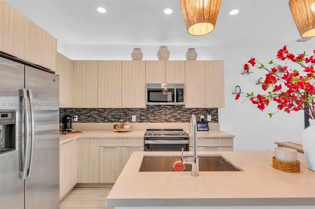 En Venta: $535,000 (3 camas, 2 baños, 1129 Pies cuadrados)