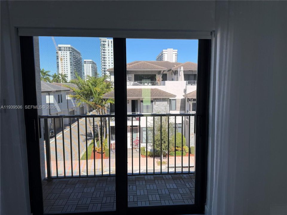 En Venta: $535,000 (3 camas, 2 baños, 1129 Pies cuadrados)