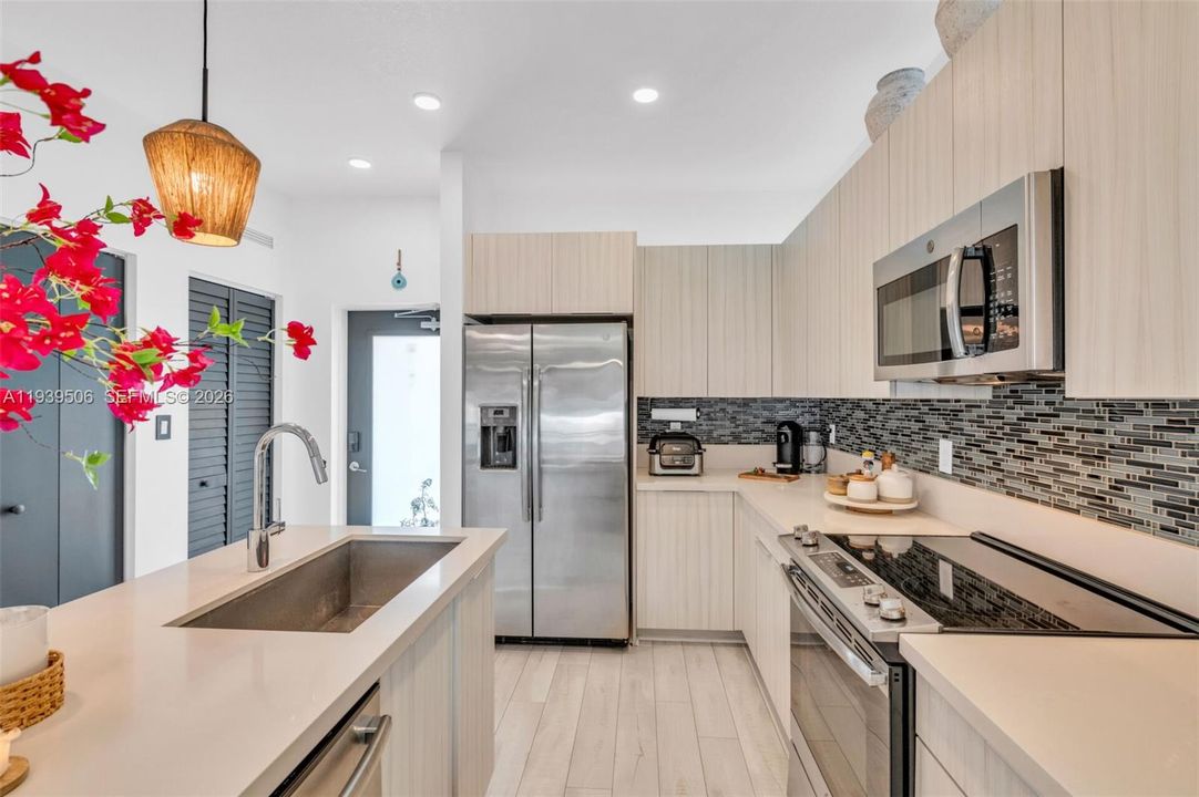 En Venta: $535,000 (3 camas, 2 baños, 1129 Pies cuadrados)