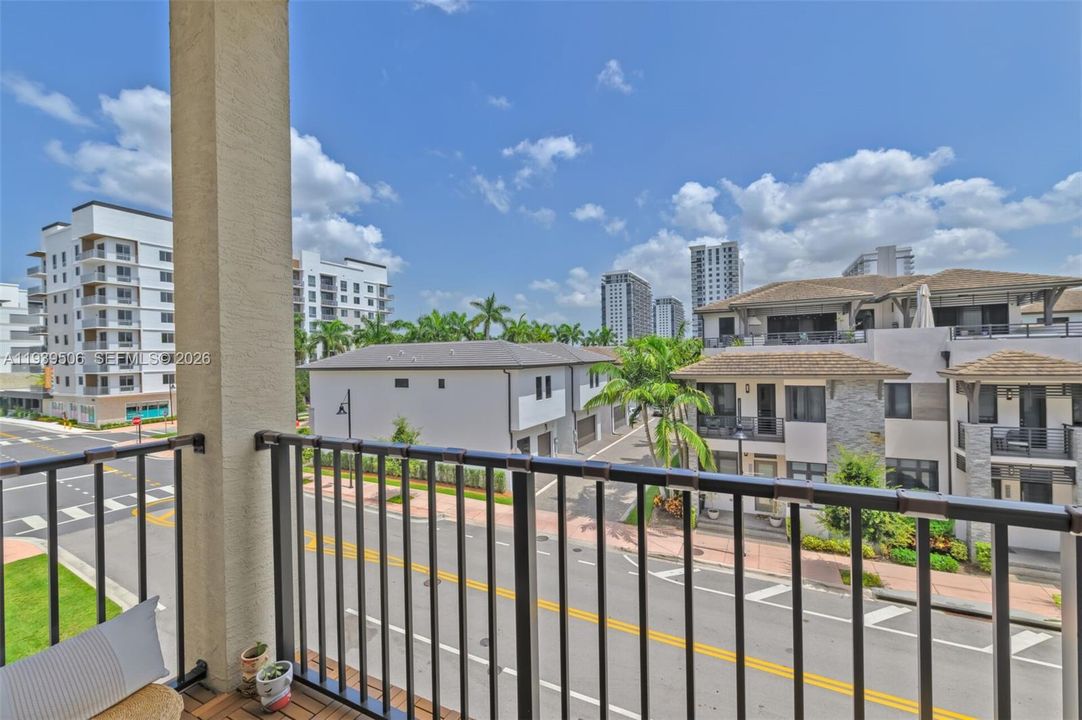 En Venta: $535,000 (3 camas, 2 baños, 1129 Pies cuadrados)