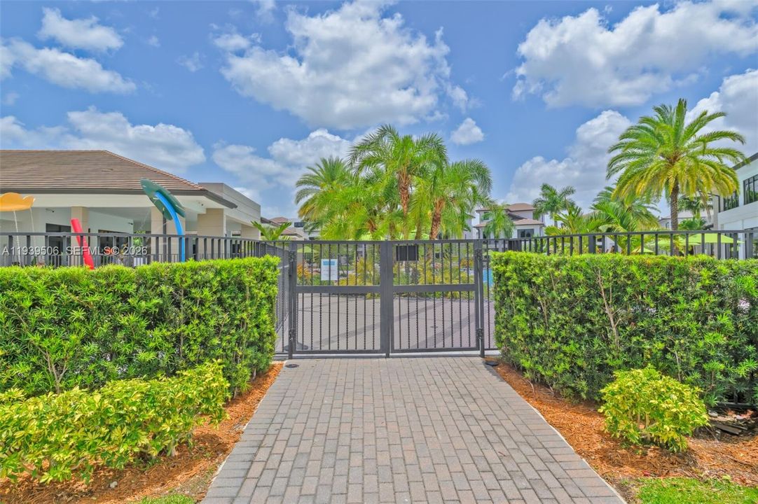 En Venta: $535,000 (3 camas, 2 baños, 1129 Pies cuadrados)