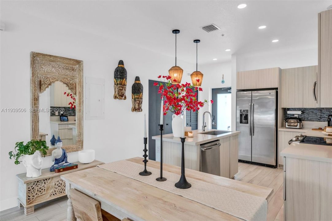 En Venta: $535,000 (3 camas, 2 baños, 1129 Pies cuadrados)