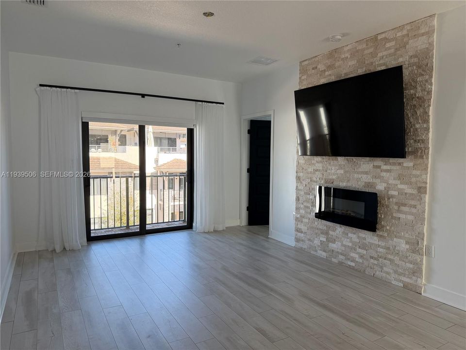 En Venta: $535,000 (3 camas, 2 baños, 1129 Pies cuadrados)