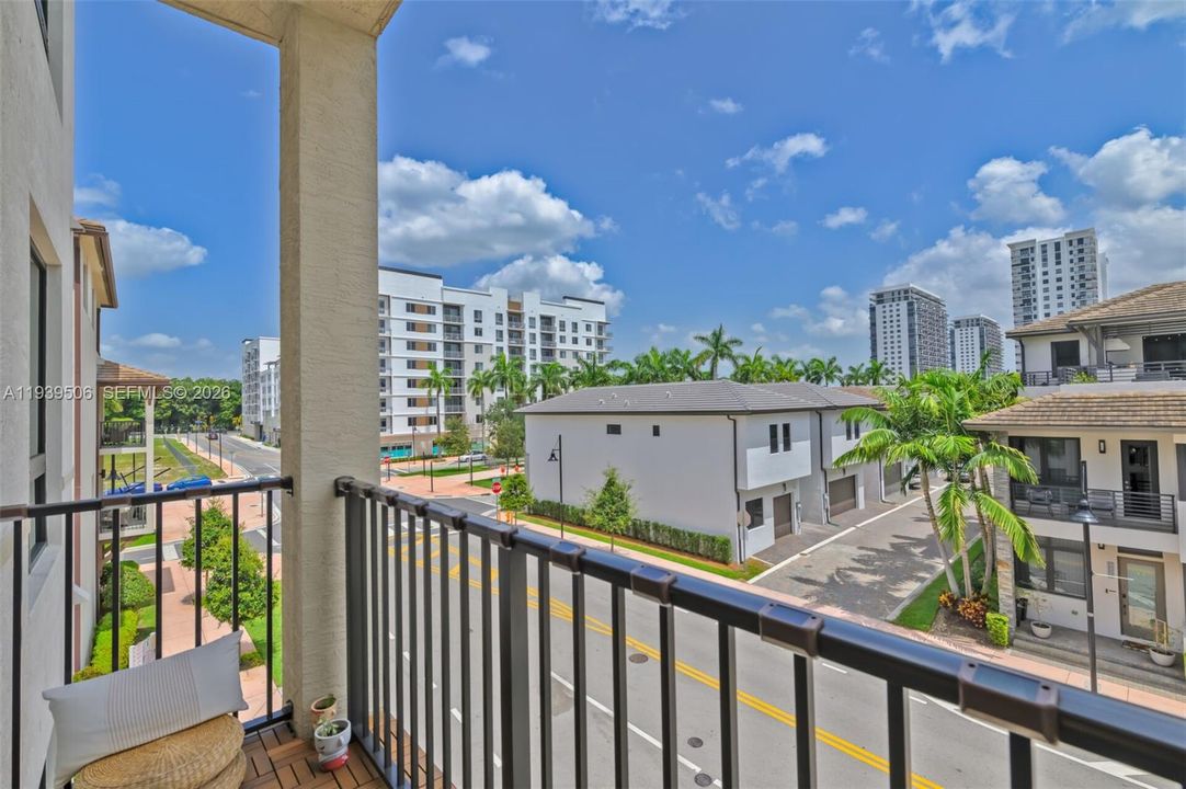 En Venta: $535,000 (3 camas, 2 baños, 1129 Pies cuadrados)