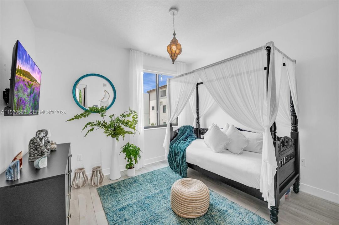 En Venta: $535,000 (3 camas, 2 baños, 1129 Pies cuadrados)