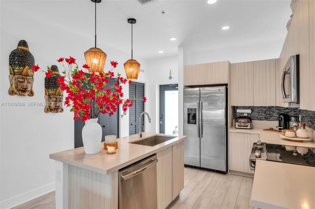 En Venta: $535,000 (3 camas, 2 baños, 1129 Pies cuadrados)