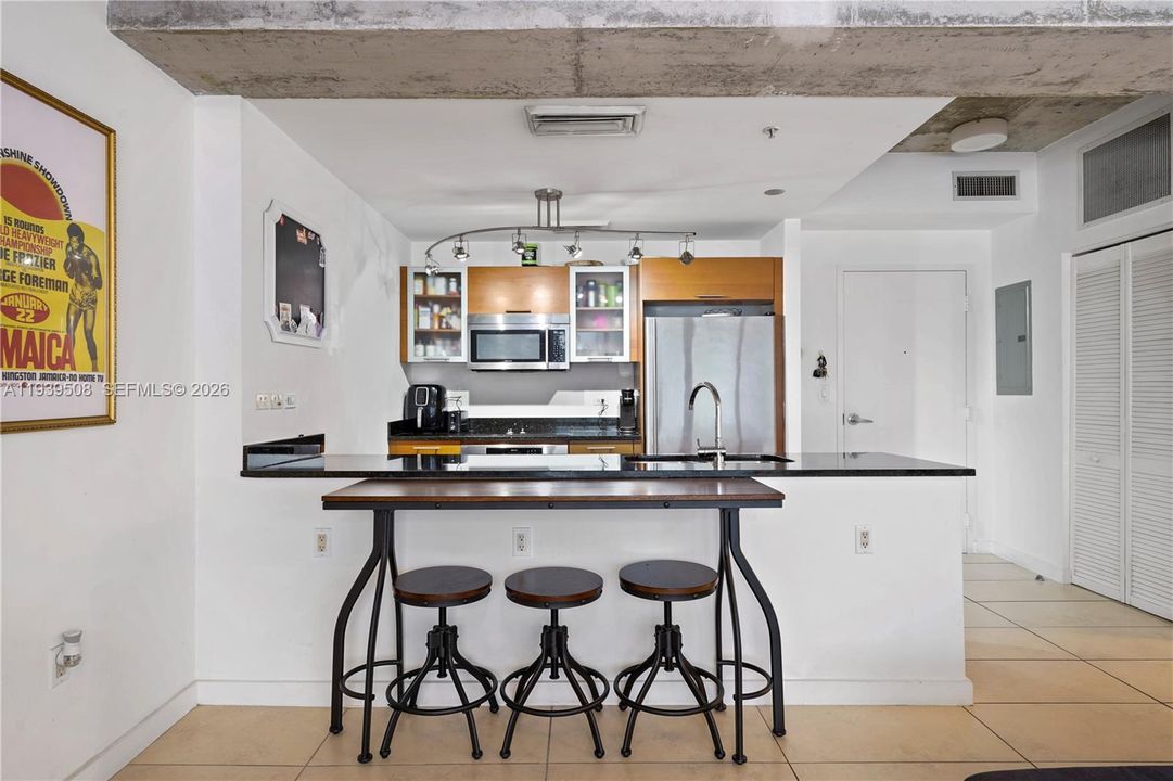 En Venta: $975,000 (2 camas, 2 baños, 2048 Pies cuadrados)