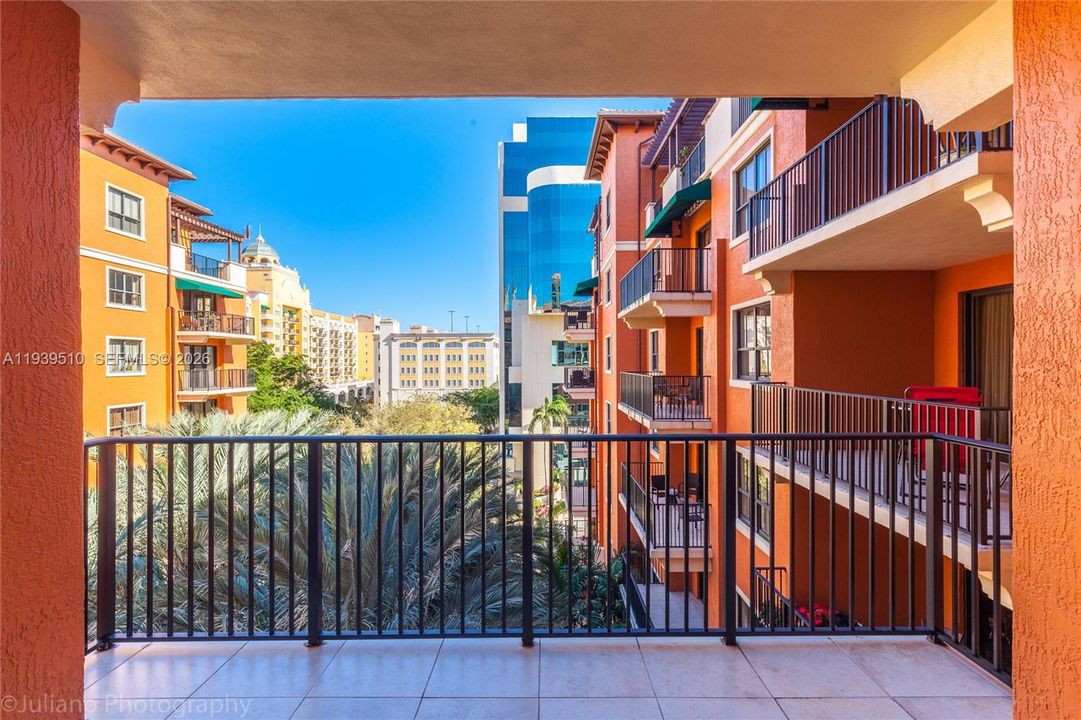 En Venta: $589,000 (1 camas, 1 baños, 915 Pies cuadrados)