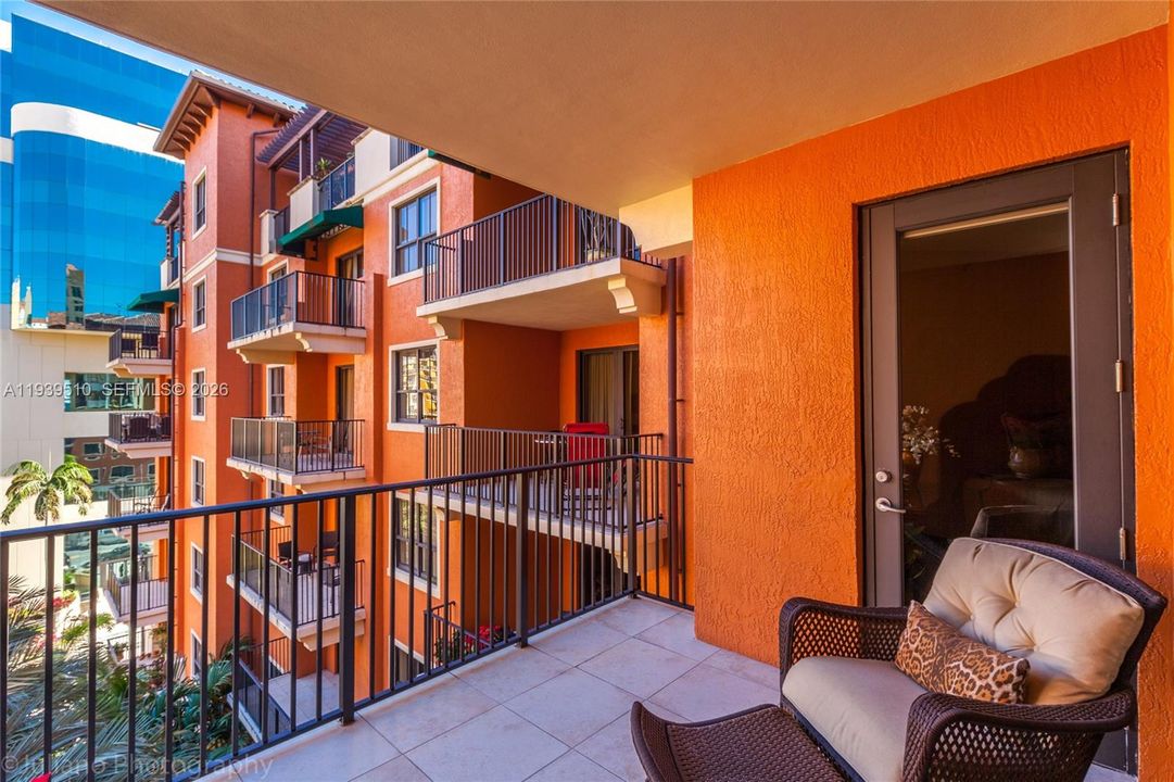 En Venta: $589,000 (1 camas, 1 baños, 915 Pies cuadrados)