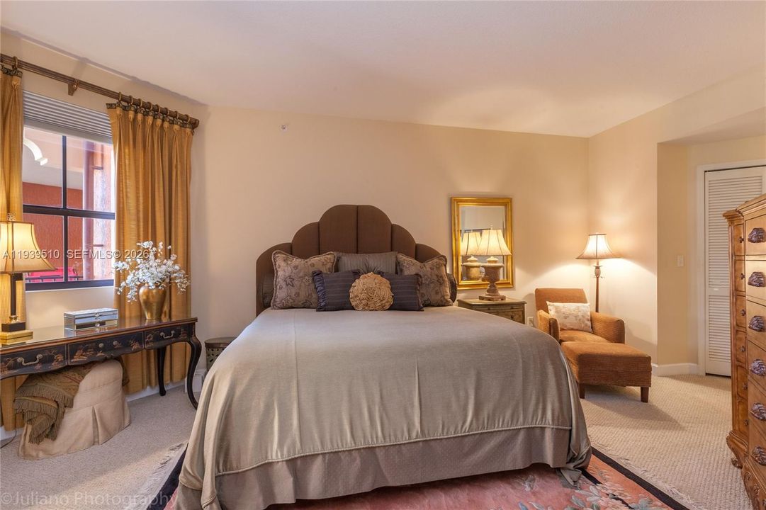 En Venta: $589,000 (1 camas, 1 baños, 915 Pies cuadrados)