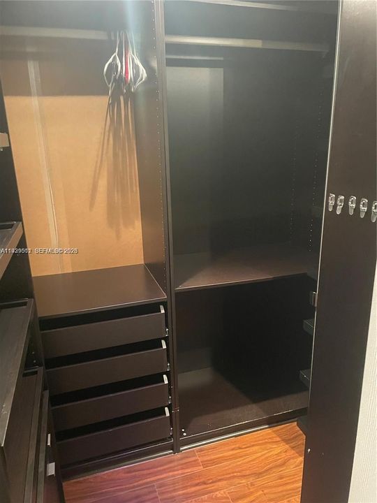 На продажу: $885,000 (4 спален, 2 ванн, 2339 Квадратных фут)