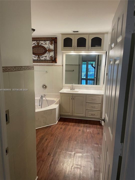 На продажу: $885,000 (4 спален, 2 ванн, 2339 Квадратных фут)