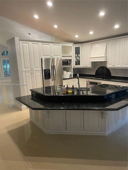 На продажу: $885,000 (4 спален, 2 ванн, 2339 Квадратных фут)