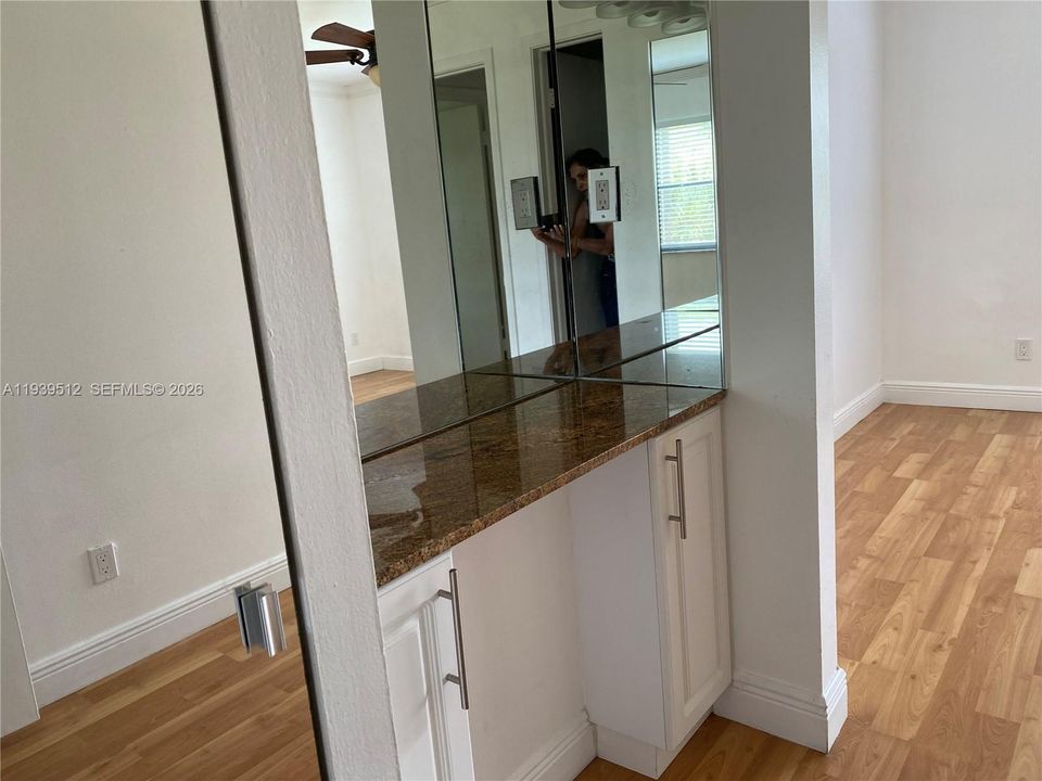 For Rent: $3,100 (3 beds, 2 baths, 1400 Square Feet)