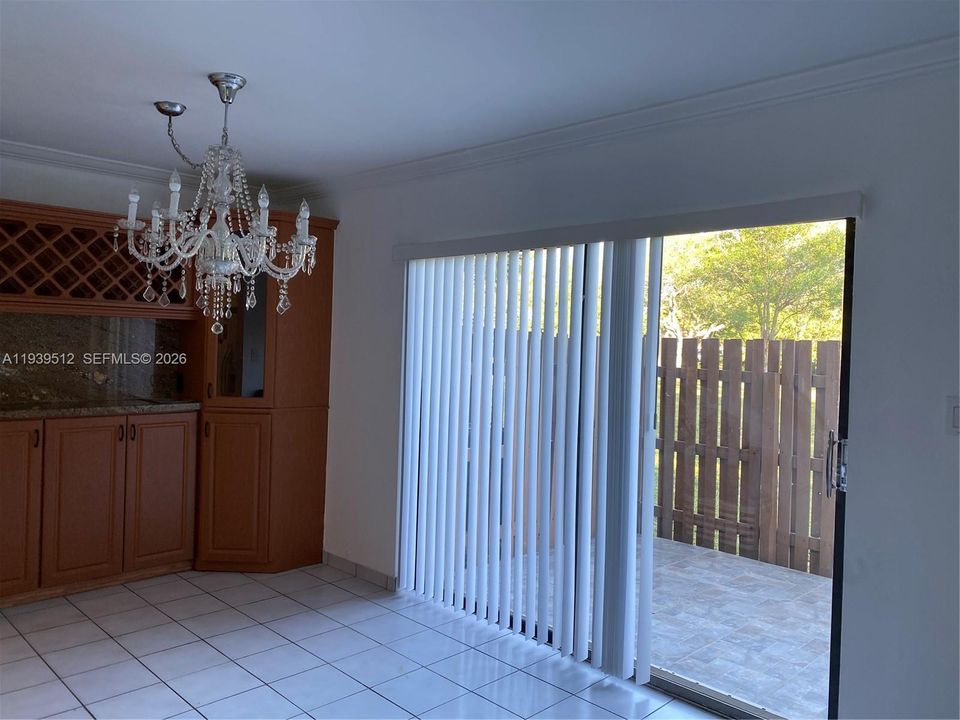 For Rent: $3,100 (3 beds, 2 baths, 1400 Square Feet)