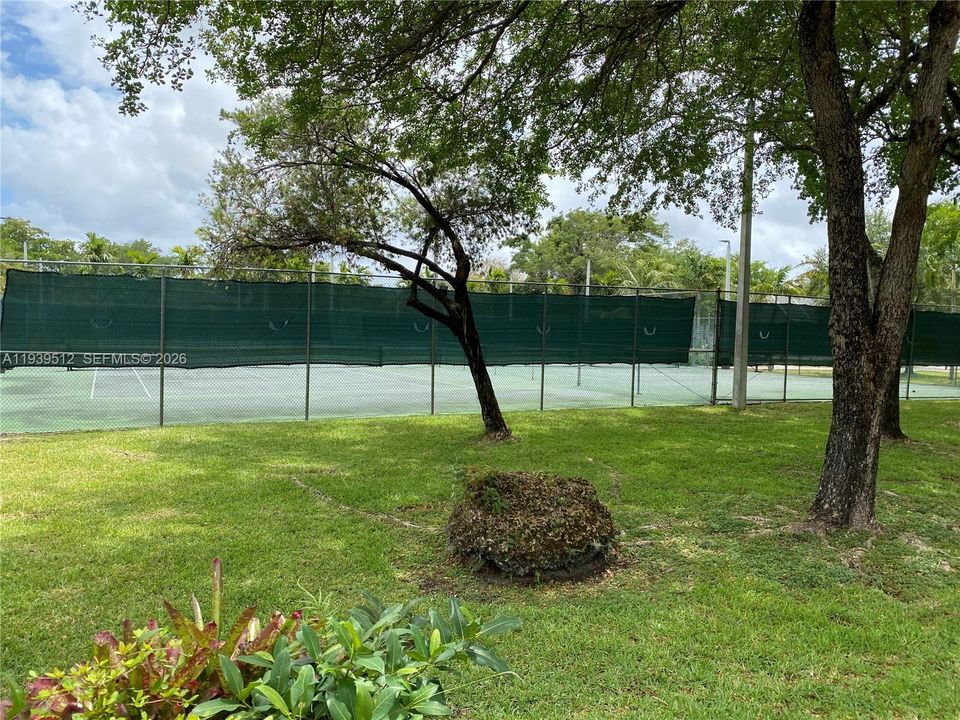 For Rent: $3,100 (3 beds, 2 baths, 1400 Square Feet)