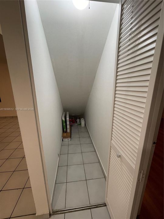 For Rent: $3,100 (3 beds, 2 baths, 1400 Square Feet)