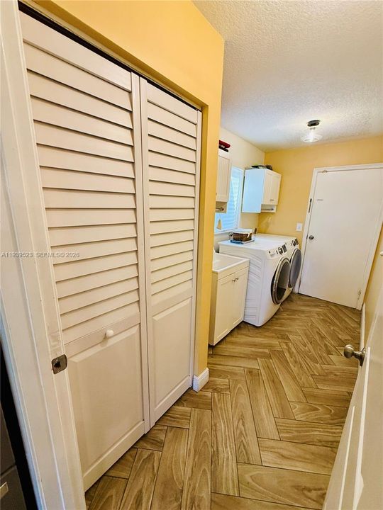 На продажу: $760,000 (4 спален, 2 ванн, 2456 Квадратных фут)